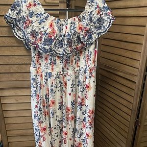 Xhilaration. NWT Spring/Sunmer Dress. Medium